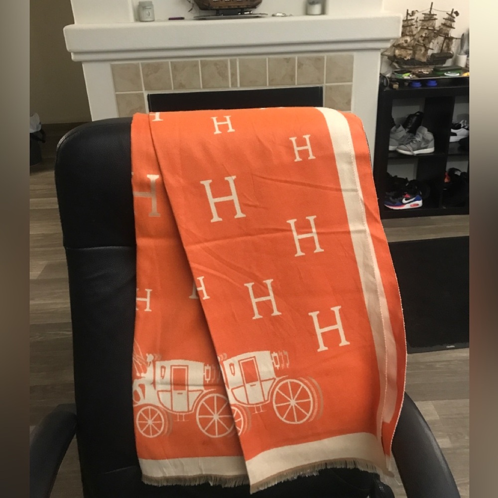 H scarf
